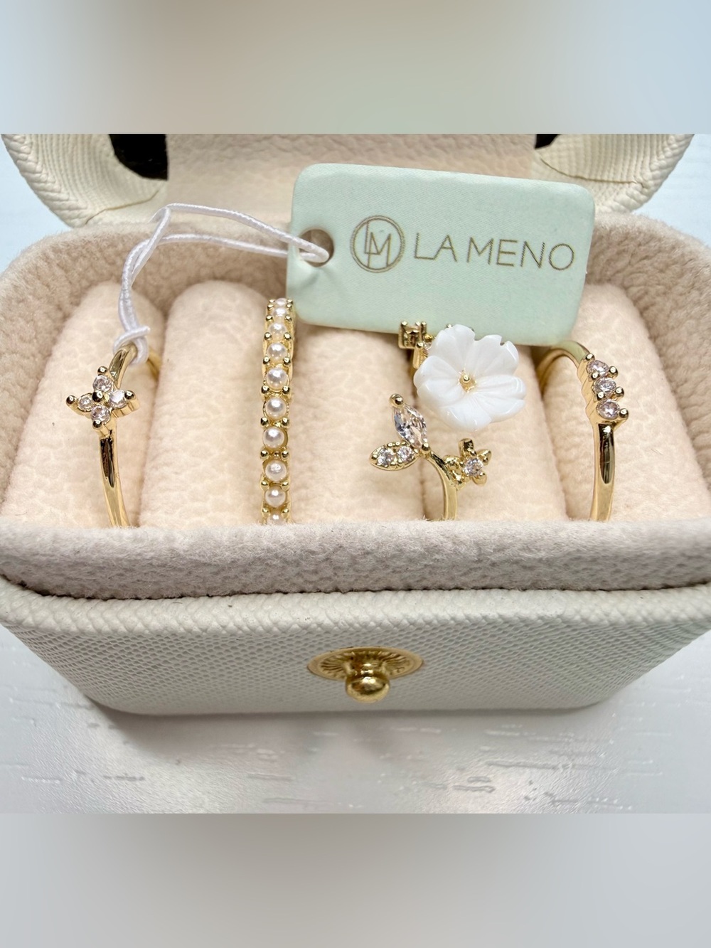 La Meno Gold Floral Pearl Stackable Crystal Pearl Ring Set - White Flower